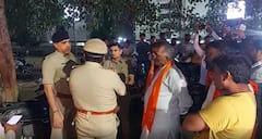 Gujarat Election 2022: સુરતમાં યોગીચોક પાસે AAP અને ભાજપના કાર્યકર્તાઓએ સામસામે કર્યો પથ્થરમારો, અનેક કારના કાચ તૂટ્યા