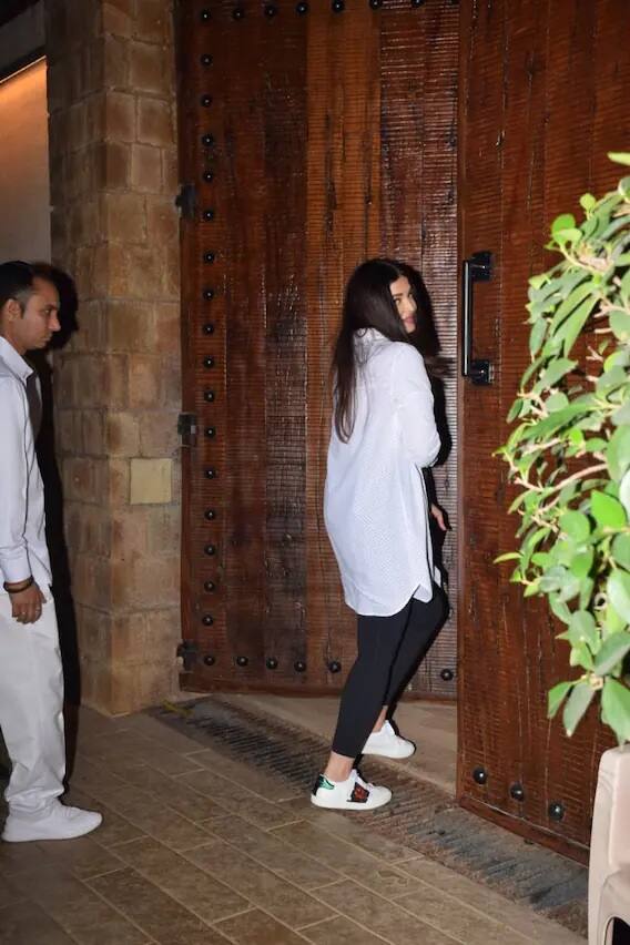 Aaradhya B'day Bash: ऐश्वर्या-अभिषेक की बेटी आराध्या की बर्थडे पार्टी में सितारों का जमघट Aaradhya B'day Bash: ऐश्वर्या-अभिषेक की बेटी आराध्या की बर्थडे पार्टी में सितारों का जमघट
