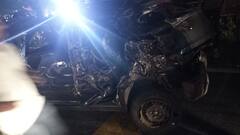Pune Accident Photo : एक नाही, दोन नाही तब्बल 48 गाड्या एकमेकांवर आदळल्या, पुण्यातील नवले पुलावर भीषण अपघाताचा थरार