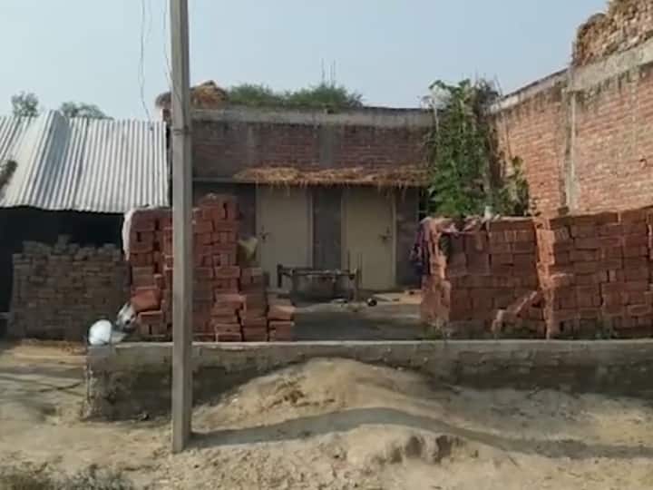 Sitapur News Scam of 2 crore rupees for making toilet 5 officers suspended ANN Sitapur News:  टॉयलेट बनवाने को लेकर किया करीब 2 करोड़ रुपए का घोटाला, अब 5 अधिकारी हुए सस्पेंड