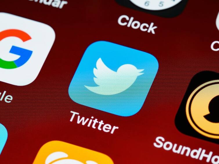 Twitter makes big changes, you will now see many more tweets from people you don not follow know in details Twitter Features: 'ফলো' না করলেও সেই হ্যান্ডেলের ট্যুইট দেখতে পাবেন ইউজাররা! ট্যুইটারে আসছে নতুন চমক