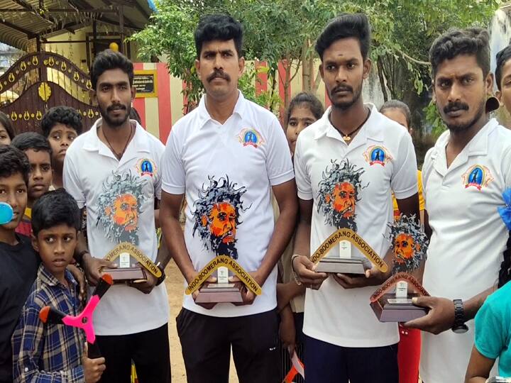 Theni: won six medals in the national level Varali Burn competition TNN தேசிய அளவிலான வளரி எரிதல் போட்டி; 6 பதக்கங்களை வென்று அசத்திய போடி இளைஞர்கள்