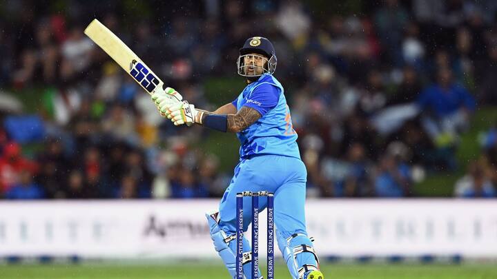 Suryakumar Yadav T20 Record Becomes 2nd Indian batter to score two T20I centuries in calendar year 2022 after Rohit Sharma in 2018 Suryakumar Yadav T20 Record : सूर्यकुमारची अफलातून फटकेबाजी, 49 चेंडूत ठोकलं शतक, दमदार रेकॉर्डही केला नावावर
