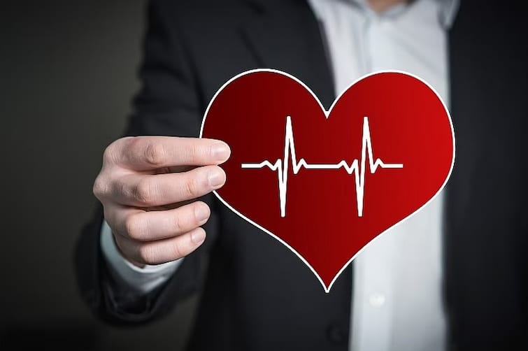 Sudden Cardiac Arrest: Causes & Symptoms Health Tips: 24 વર્ષની ઉંમરે મલ્ટિપલ કાર્ડિયાક અરેસ્ટથી થયું એક્ટ્રેસનું મોત, જાણો શું છે લક્ષણો