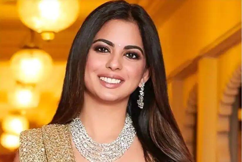 Isha Ambani and Anand Piramal have become parents and blessed by twins Isha Ambani Baby: मुकेश अंबानी की बेटी ईशा अंबानी के घर गूंजी किलकारियां, जुड़वां बच्चों को दिया जन्म