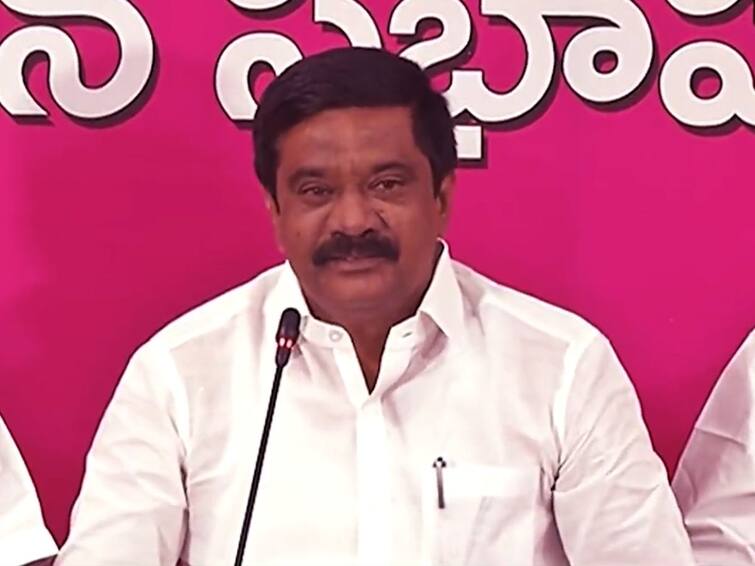 Vemula Prashanth Reddy and TRS leaders justify MLC Kavitha's comments against MP Arvind అరవింద్ సంస్కార హీనుడు, కవితమ్మ చెప్పు దెబ్బల కామెంట్లు సరైనవే: మంత్రి వేముల ప్రశాంత్ రెడ్డి