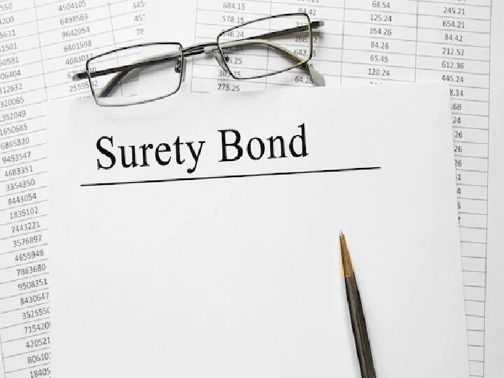 लोन गारंटर भी अगर लोन को नहीं चुकाता है तो ऐसी स्थिति में बैंक गारंटी के नाम पर नोटिस जारी कर सकता है.