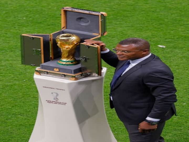 FIFA World Cup Opening Ceremony: कतर में फुटबॉल के महाकुंभ का आगाज हो चुका है और पहले मैच से पहले ओपनिंग सेरेमनी में खूब धमाका देखने को मिला.