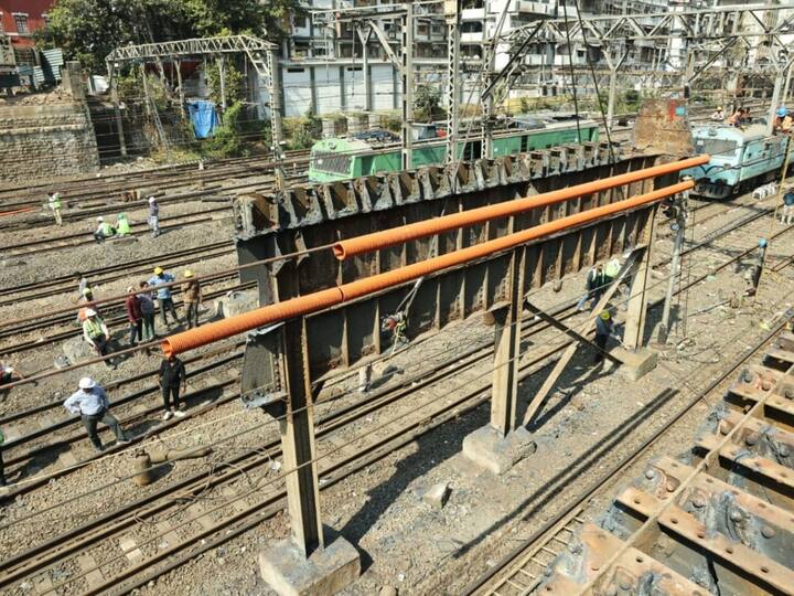 या वाहतूक कोंडीवर तोडगा काढण्यासाठी कोपरी ब्रिजच्या रुंदीकरणासाठी एकूण सात गर्डर टाकण्यात येणार आहे.