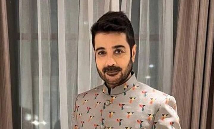প্রসেনজিৎ চট্টোপাধ্যায় লেখেন, 'ভাল থেকো ঐন্দ্রিলা। তোমার ইচ্ছেশক্তি অনুপ্রেরণা হয়ে থাকুক'।
