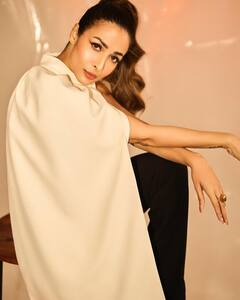 Malaika Aroroa: कॅमेऱ्यात कैद झाला मलायका अरोराचा सिझलिंग लूक, फोटो व्हायरल!