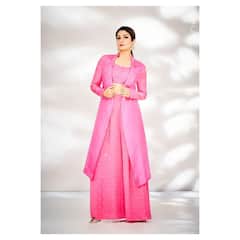 Raveena Tandon Look: परी म्हणू की सुंदरा.. रवीना टंडनच्या सिझलिंग अदा!