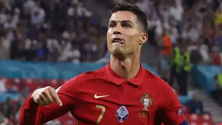 বিশ্বকাপে ১৭ ম্যাচে ৭ গোল করেছেন রোনাল্ডো। আর ৩ গোল করলেই বিশ্বকাপে পর্তুগালের সর্বোচ্চ গোলদাতা হয়ে যাবেন তিনি। পিছনে ফেলবেন ইউসেবিওকে।