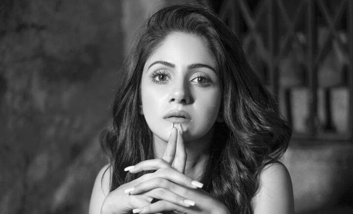 তৃণা সাহা লেখেন, '‘আরও কিছুটা সময় যদি তোমার সঙ্গে কাটাতে পারতাম...অন্য দিকে দেখা হবে বন্ধু, আমার অনুপ্রেরণা’।'