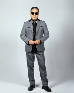 Kamal Haasan : 'உலகமெங்கிலும் உன்னை மிஞ்சிட யாரு..’உலக நாயகனின் கலக்கல் போட்டோஸ்!