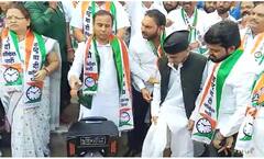 In Pics: पुण्यात राज्यपालांविरोधात राष्ट्रवादी आक्रमक; डमी कोश्यारींचं धोतर फाडलं