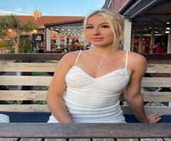 FIFA World Cups 2022 : ਵਿਸ਼ਵ ਕੱਪ ਦੇ ਆਗਾਜ਼ ਤੋਂ ਪਹਿਲਾਂ Adult Star ਨੇ ਬੈੱਡਰੂਮ 'ਚ ਟਰਾਫੀ ਨਾਲ ਲਈਆਂ ਤਸਵੀਰਾਂ