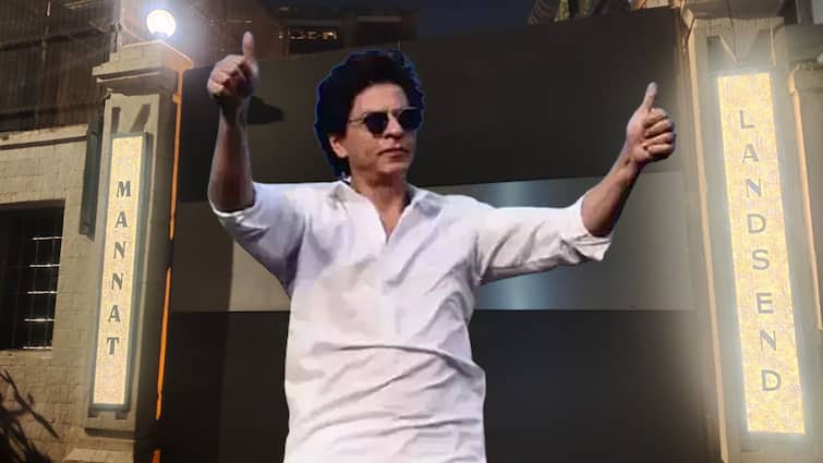 Shah Rukh Khan gets diamond-studded nameplate for Mannat, photos go viral Shah Rukh Khan: ‘মন্নত’এর নতুন নেমপ্লেট হিরেখচিত, শাহরুখের বাড়ি সাজল নতুন সাজে