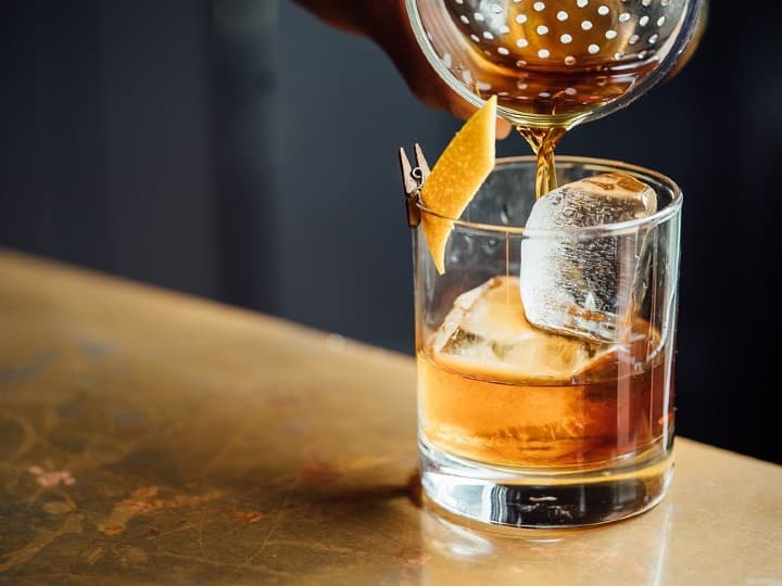 क्यों महंगी शराब को स्कॉच कहा जाता है? इस जगह की वजह से पड़ा है ये नाम top Scoth Whisky know why this Whisky is More Expensive and Story of this name क्यों महंगी शराब को स्कॉच कहा जाता है? इस जगह की वजह से पड़ा है ये नाम
