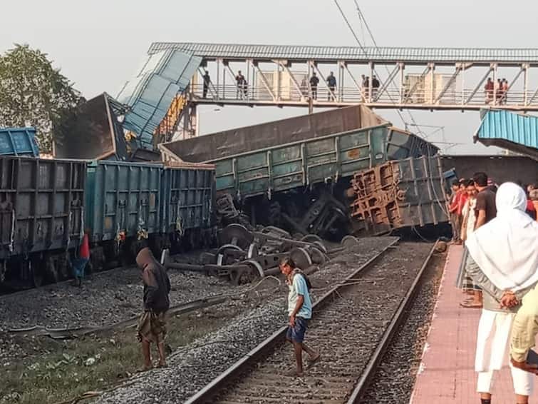 Odisha: 2 Dead After Goods Train Derails At Korai Station, Building Damaged. Rescue Op Underway Odisha: 2 Dead After Goods Train Derails At Korai Station, CM & Union Rail Minister Announce Ex Gratia