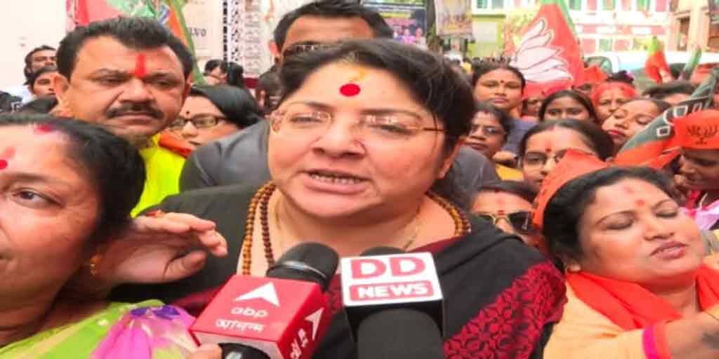 Kolkata News Locket Chatterjee protest on Akhil Giri issue in College street Locket Chatterjee: 'বাংলার মহিলারা জেগে উঠেছে', অখিল ইস্যুতে বিজেপি মহিলা মোর্চার মিছিলে প্রতিবাদে লকেটরা