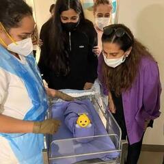 Sonam Kapoor Son Vayu Photo : सोनम कपूर ने फैंस को दिखाई बेटे वायु की झलक, देखिए दोनों की कुछ वायरल तस्वीरें