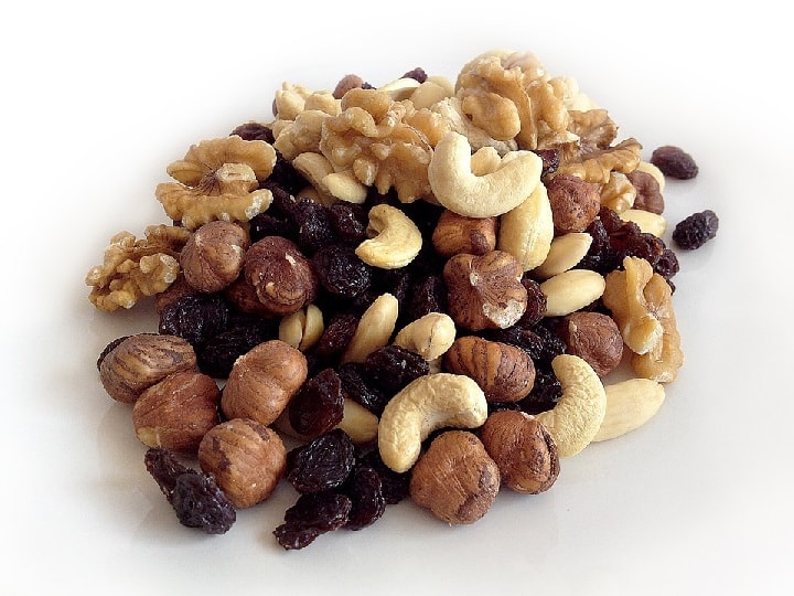 Can we eat soaked raisins or almonds even in winter What harm Dry Fruits for Winter: क्या सर्दी में भी किशमिश या बादाम को भिगोकर खा सकते हैं? खाने से पहले जरुर पढ़ें