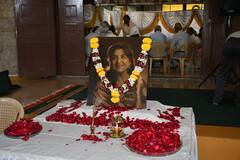 तबस्सुम की प्रेयर मीट में लगा सितारों का हुजूम, फराह खान-रजा मुराद जैसे सितारों ने पहुंचकर दी श्राद्धजंलि