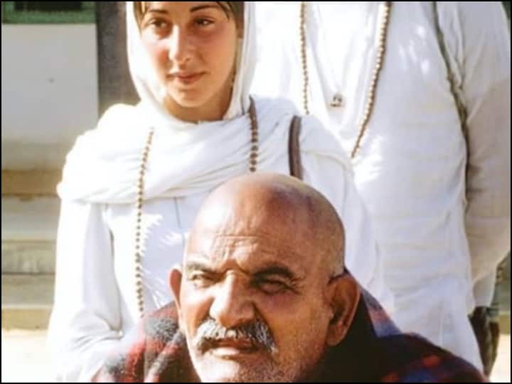 लैरी ब्रिलिएंट की पत्नी लॉरेंस ब्रिलिएंट बाबा नीम करोली के धाम में धार्मिक अवतार में नजर आई थीं.