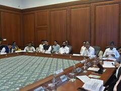 सीमा भागातील लोकांना मुख्यमंत्री सहायता निधीचा लाभ मिळणार; सीमा प्रश्नासंदर्भातील बैठकीत निर्णय 