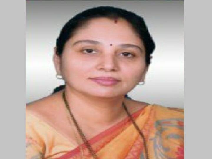 Bhiwandi News Bombay High Court cancels corporators membership due to her husband encroaching on forest land Bhiwandi News : वन जमिनीमध्ये पतीचं अतिक्रमण महागात, हायकोर्टाकडून भिवंडी मनपातील नगरसेविकेचं पद रद्द