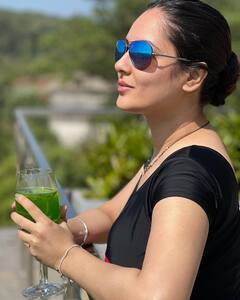 Puja Banerjee Photos : पूल में मरमेड बनी नज़र आईं पूजा बनर्जी, भोजपुरी क्वीन को देख डूब गया नमकीन समां