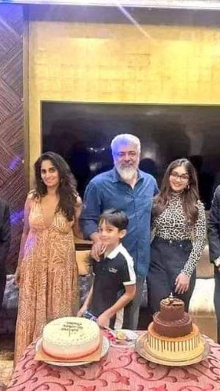 தனது குடும்பத்தினருடன் நடிகர் அஜித்