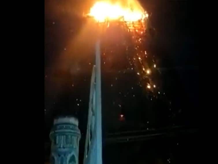 WATCH: Fire Engulfs Badrakali Amman Temple Tower In Sivakasi WATCH: Fire Engulfs Badrakali Amman Temple Tower In Sivakasi