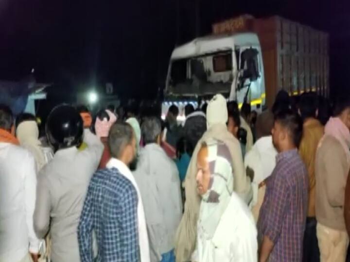 Nitish Kumar and Tejashwi Yadav Expressed grief over the Hajipur Accident CM Announced For Compensation वैशाली में दर्दनाक हादसा: तेज रफ्तार ट्रक ने ली 8 की जान, पीएम मोदी और सीएम नीतीश ने जताया दुख, मुआवजे का एलान