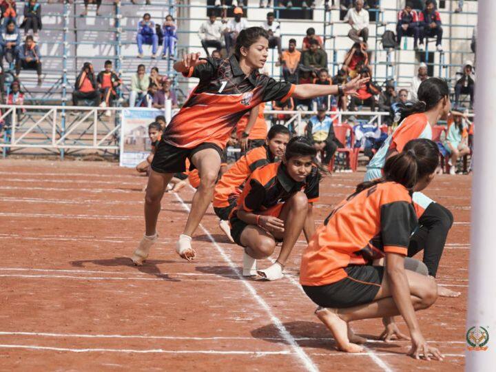 Kho Kho Ajinkyapad Spardha : 55 व्या पुरुष आणि महिला राष्ट्रीय अजिंक्यपद खो-खो स्पर्धेत महाराष्ट्राच्या पुरुष आणि महिला दोन्ही संघानी अनुक्रमे उत्तराखंड आणि अरुणाचल प्रदेश विजय मिळवला आहे.