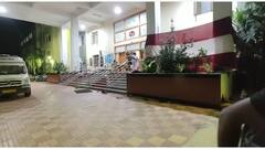 Delivery On Road In Tirupati: రోడ్డుపైనే ప్రసవించిన మహిళ, సమయానికి స్పందించిన పారామెడిక్