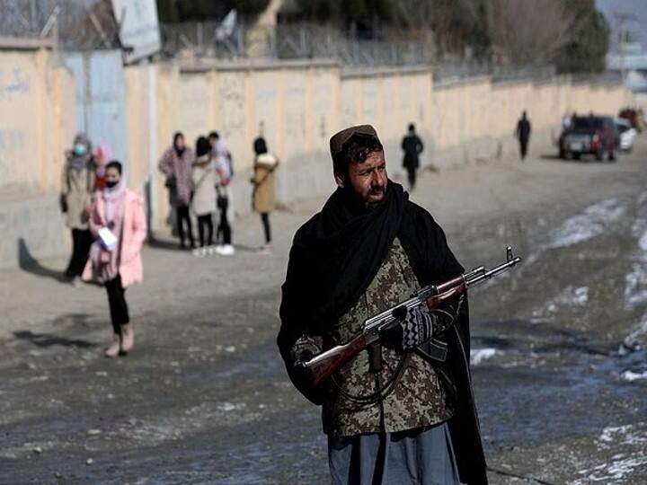 Taliban is crushing the rights of girls and women one by one in Afghanistan see list here लड़कियों और महिलाओं के अधिकार को एक-एक कर कुचल रहा तालिबान, लंबी है फ़ेहरिस्त