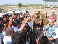 पूर्व विधायक भवानी सिंह के बिगड़े बोल, अधिकारियों का हाथ-पैर तोड़ने की दे दी धमकी! जानें वजह