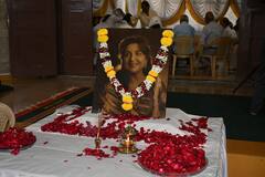 तबस्सुम की प्रेयर मीट में लगा सितारों का हुजूम, फराह खान-रजा मुराद जैसे सितारों ने पहुंचकर दी श्राद्धजंलि