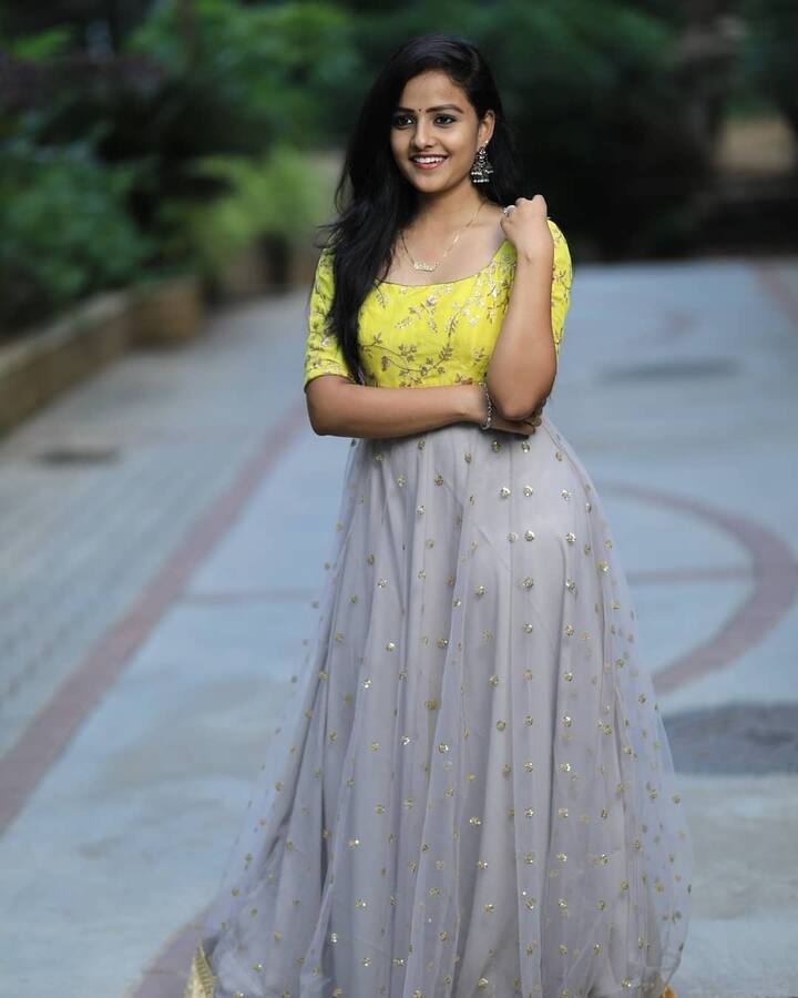 ఇలా వరుస అవకాశాలతో దూసుకెళ్తోంది వైష్ణవి.Photo Credit@Vaishnavi Chaitanya/instagram