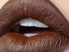 Lipstick Shades: लिपस्टिक्स के 5 ऐसे ट्रेडिंग शेड्स, जिसे आप किसी भी मौसम में लगाएं, दिखेंगी ग्लैमरस एंड खूबसूरत