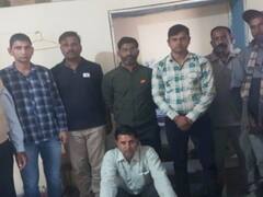 'प्रधानमंत्री अवास की किस्त तभी मिलेगी, जब रिश्वत दोगे', रंगे हाथों पकड़ा गया रोजगार सहायक