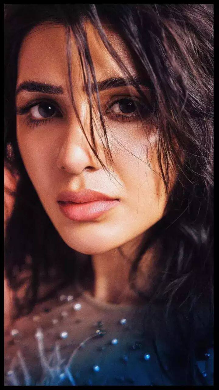 சமீபத்தில் தான் சமந்தா மயோசிடிஸ் எனும் பாதிப்பில் இருந்து குணமடைந்துள்ளதாக சொல்லப்படுகிறது