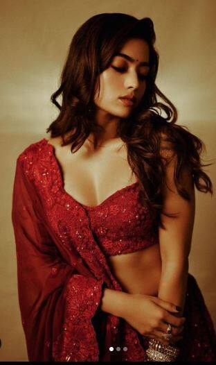 ਰਸ਼ਮੀਕਾ ਮੰਡਾਨਾ ਨੇ ਰੈਡ ਲਹਿੰਗੇ 'ਚ ਢਾਹਿਆ ਕਹਿਰ