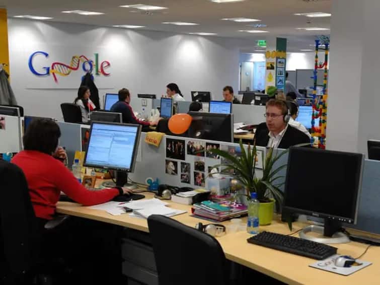 Google Parent Firm Alphabet Prepares To Lay Off Poor Performing 10,000 Employees marathi news Google Layoff Employees : ट्विटर-फेसबुकनंतर आता गुगलही करणार कर्मचारी कपात, लो परफॉर्मन्स असणाऱ्या 10,000 कर्मचाऱ्यांना कामावरून काढणार