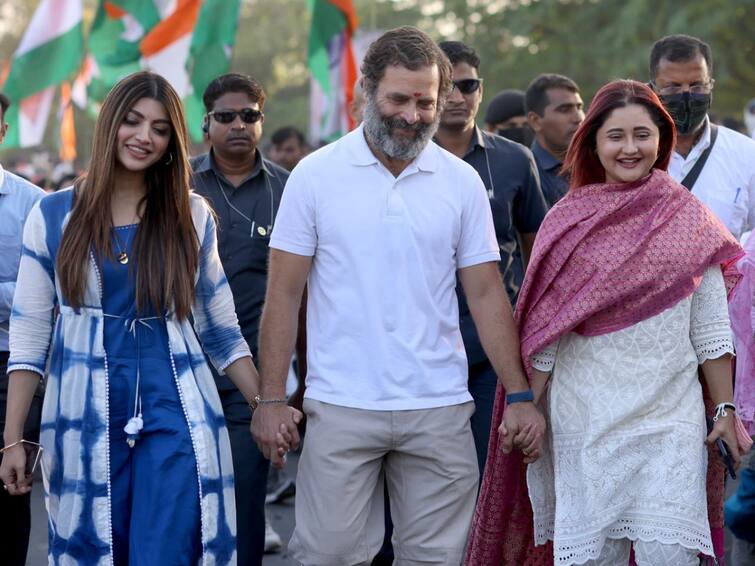 congress leader Rahul Gandhi was speaking at a rally after his Bharat Jodo Yatra reached Mhow રાહુલ ગાંધીએ કહ્યુ- દાદીને 32 ગોળી મારી...પિતાને બોમ્બથી ઉડાવ્યા, આટલી હિંસા બાદ પણ દિલમાં ડર નથી
