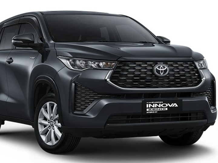 Toyota Innova Hycross vs Fortuner: Which One To Go For