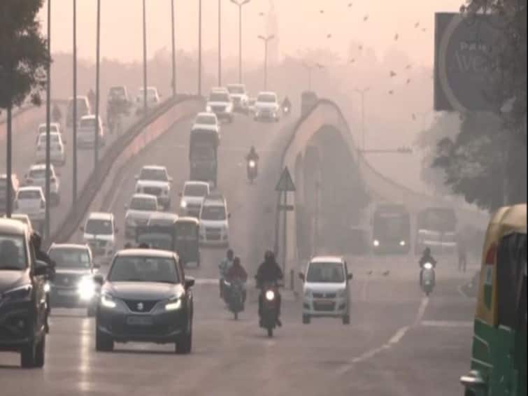 Delhi Sees Minimum Temperature Of 9 Degree Celsius AQI Pollution CPCB Delhi Sees Minimum Temperature Of 9.4°