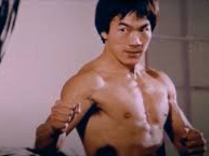 Bruce lee ki hot sale fight hindi mai